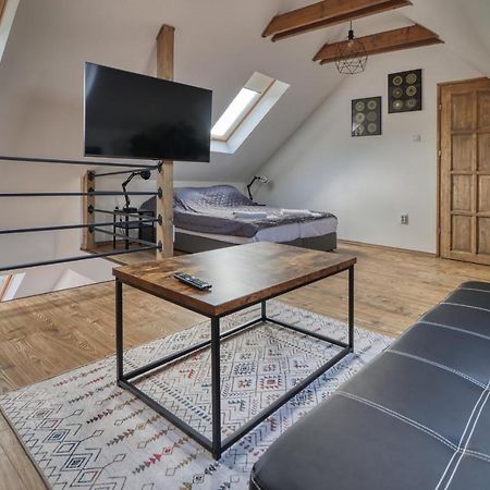 Zenloft Apartman Эгер Экстерьер фото