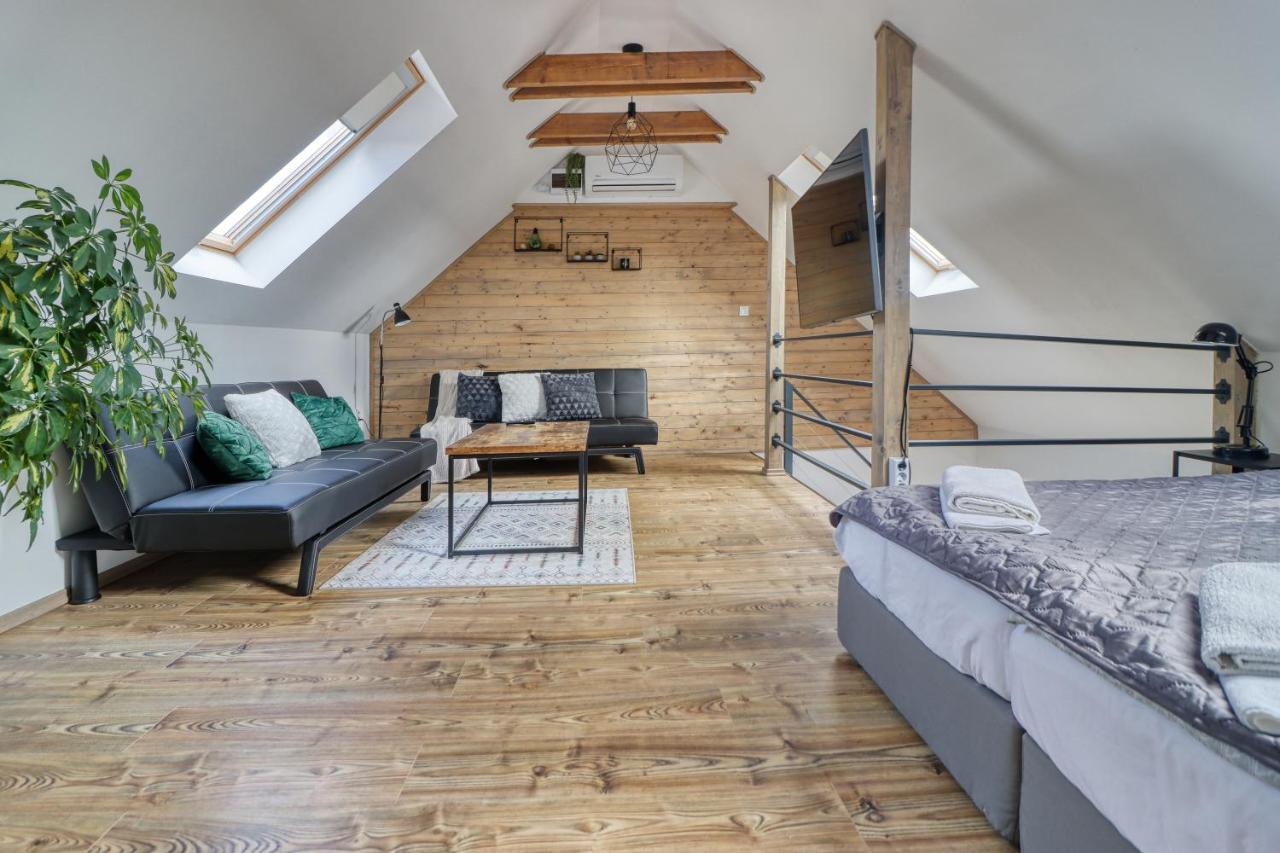 Zenloft Apartman Эгер Экстерьер фото