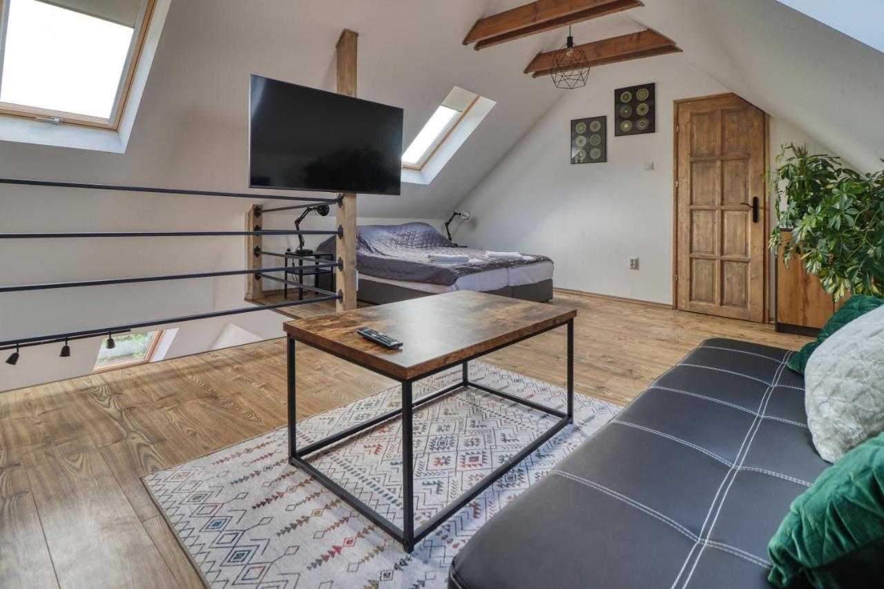 Zenloft Apartman Эгер Экстерьер фото