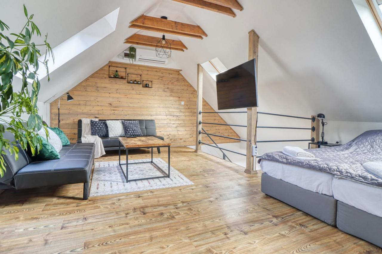 Zenloft Apartman Эгер Экстерьер фото