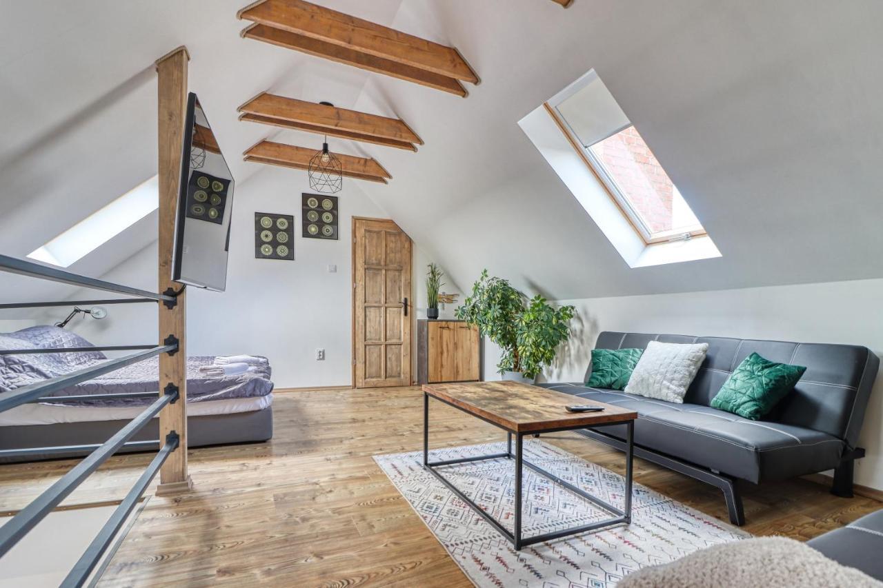 Zenloft Apartman Эгер Экстерьер фото